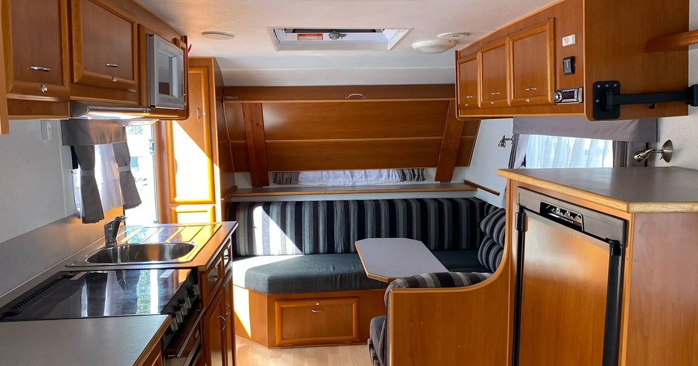 Golden Eagle Caravans interior_image